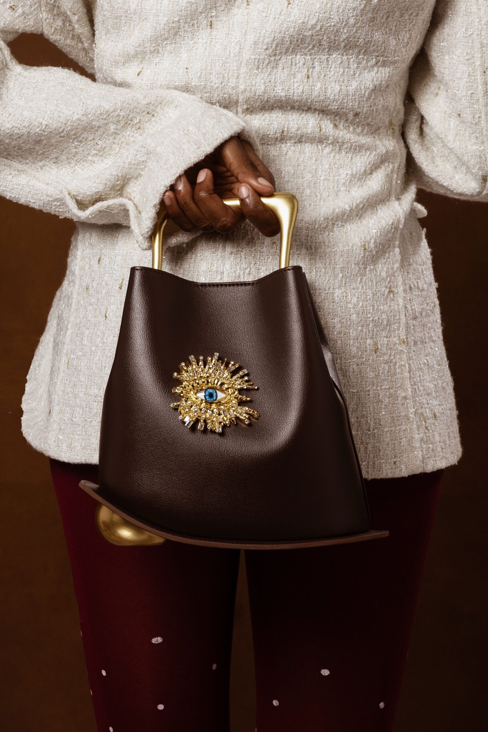 GUARDIAN GAZE – CAPPUCCINO ON GOLD ( small ) - Image 8