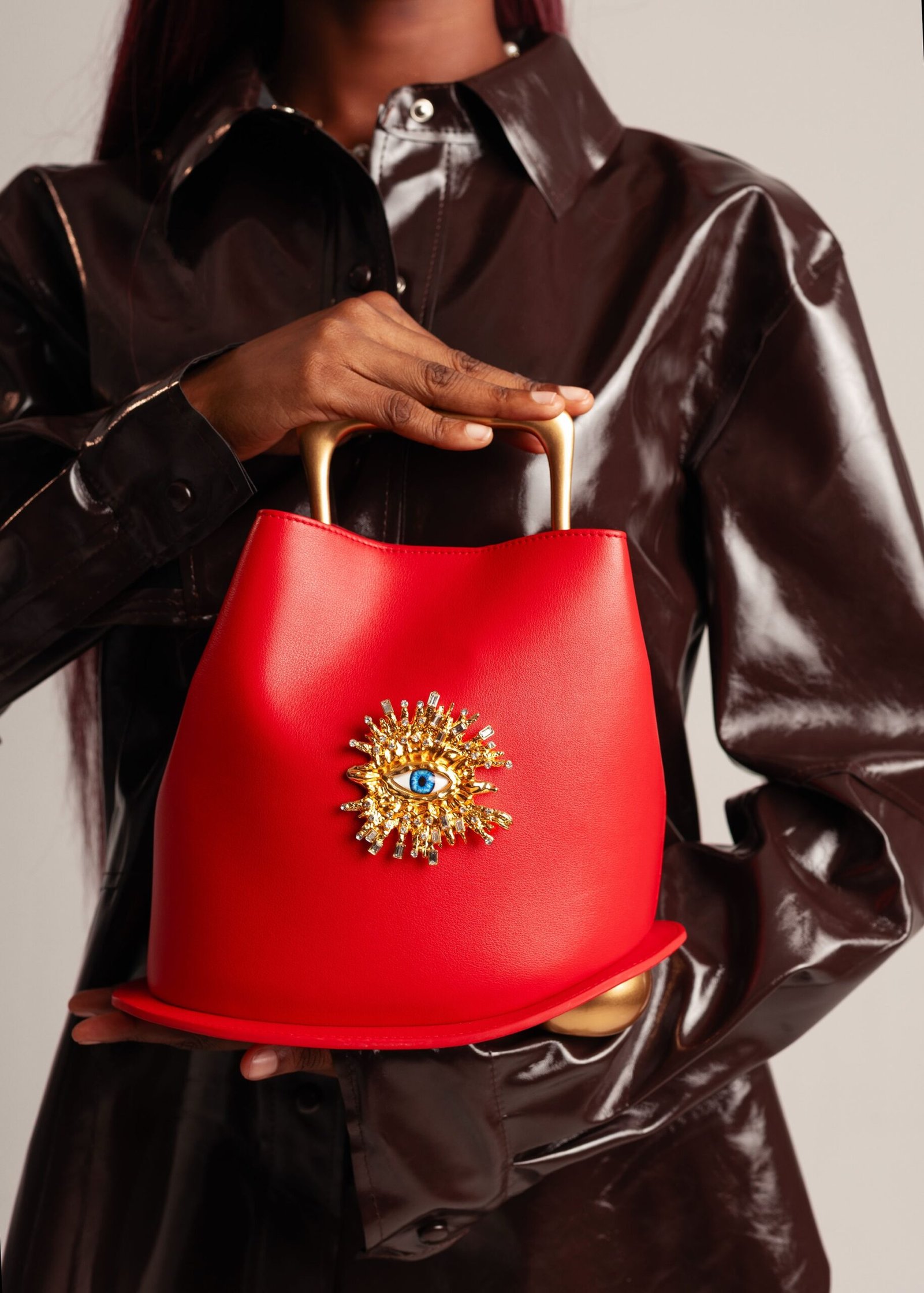 GUARDIAN GAZE – RUBY ON GOLD - Image 3