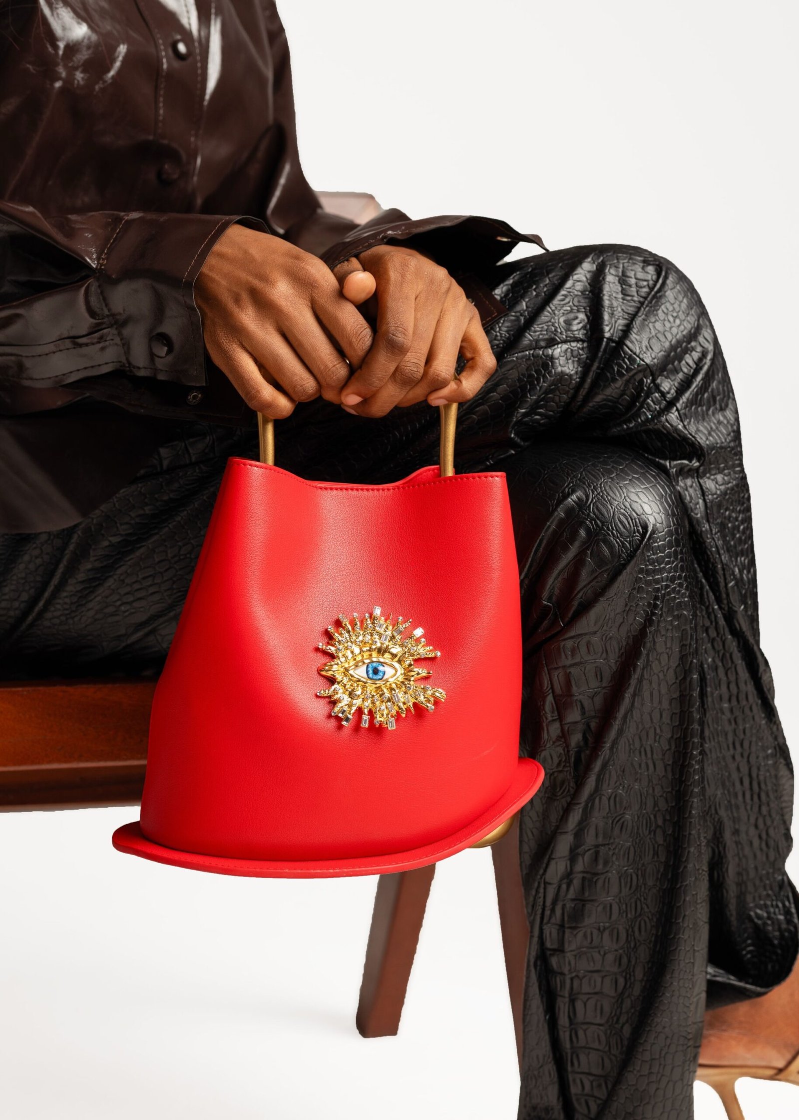 GUARDIAN GAZE – RUBY ON GOLD - Image 2